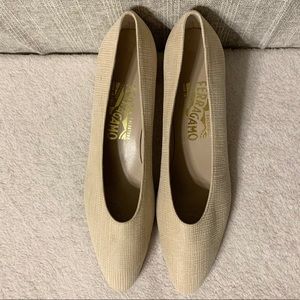 SALVATORE FERRAGAMO Narrow Fit Cream Kitten Heels